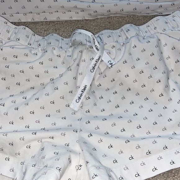 Calvin Klein pj set - Picture 2 of 6